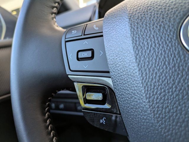 Used 2025 Toyota Camry SE image 22