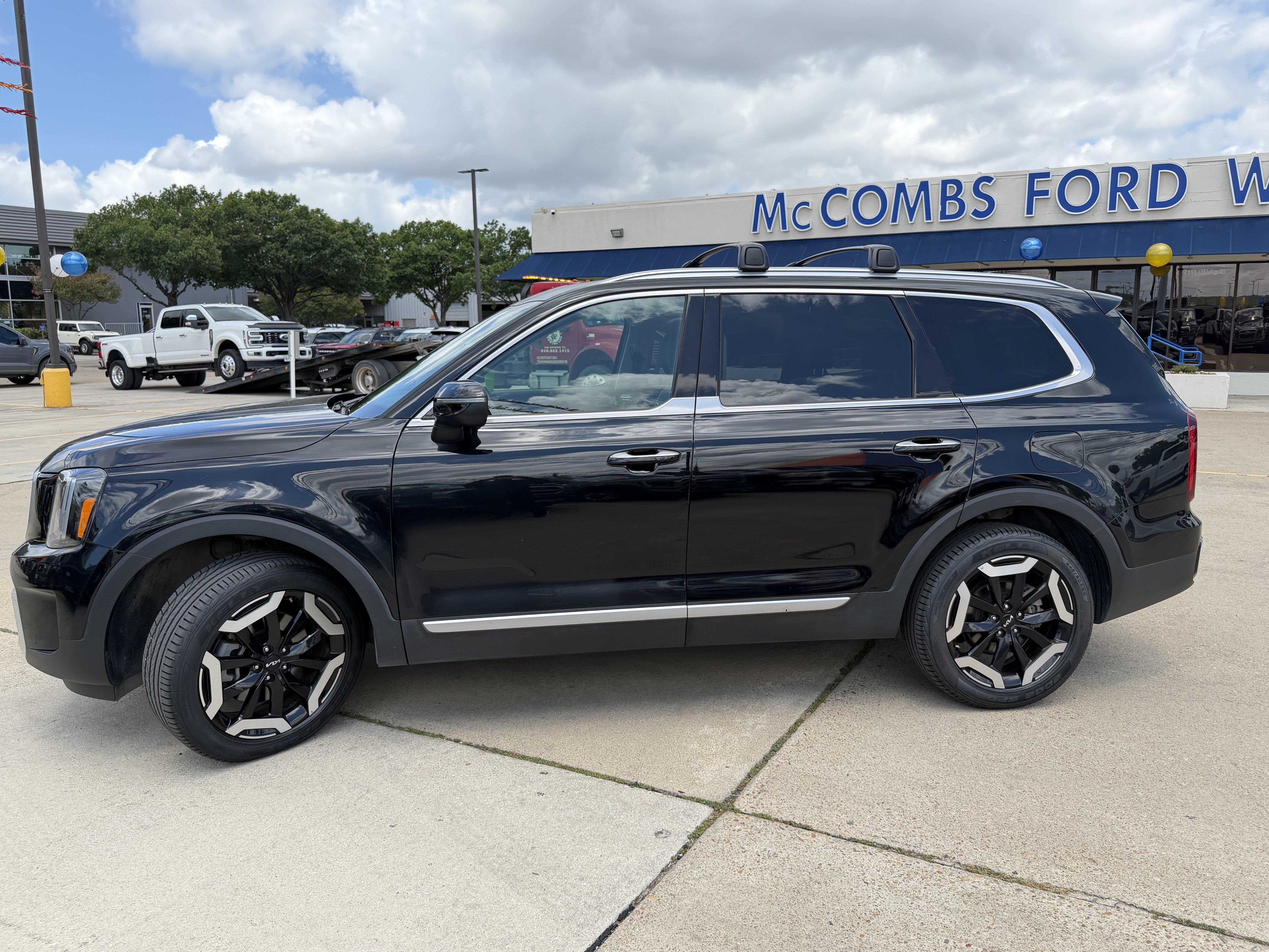 Used 2025 Kia Telluride S AWD/4WD image 11