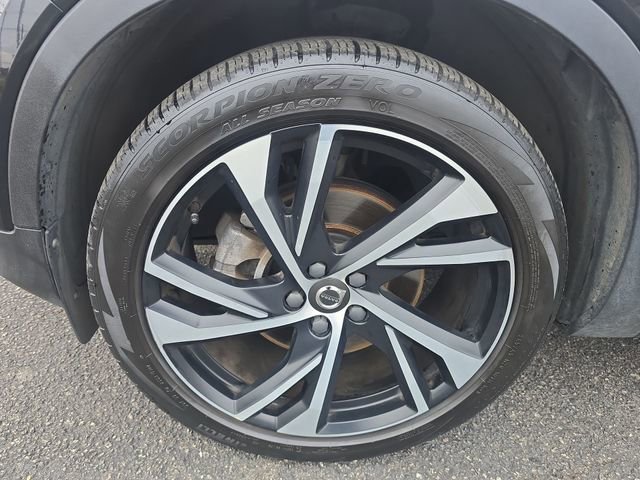 Used 2019 Volvo XC40 T5 R-Design image 11