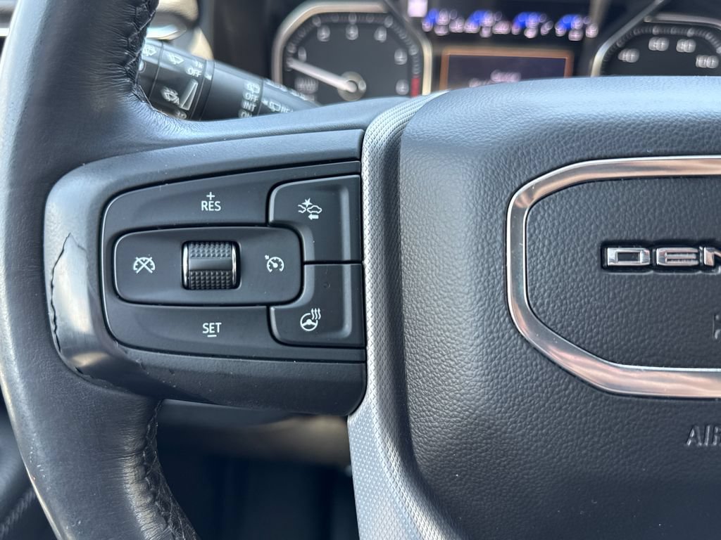 Used 2021 GMC Yukon Denali w/ Denali Premium Package RWD image 16