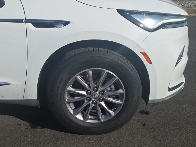 Used 2024 Buick Enclave Premium image 8