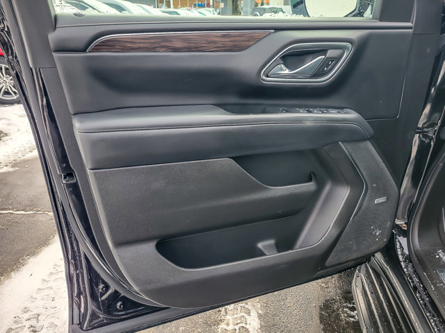 Used 2021 Chevrolet Suburban LT image 18