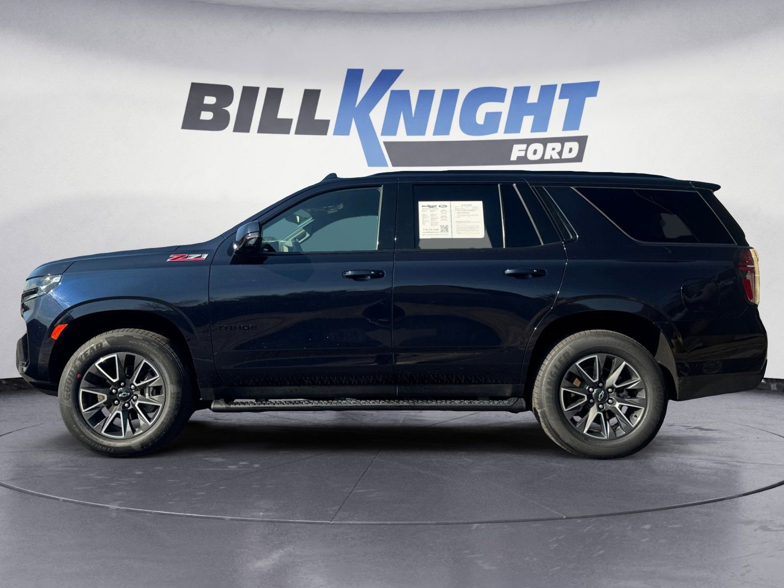 Used 2024 Chevrolet Tahoe Z71 w/ Luxury Package image 2