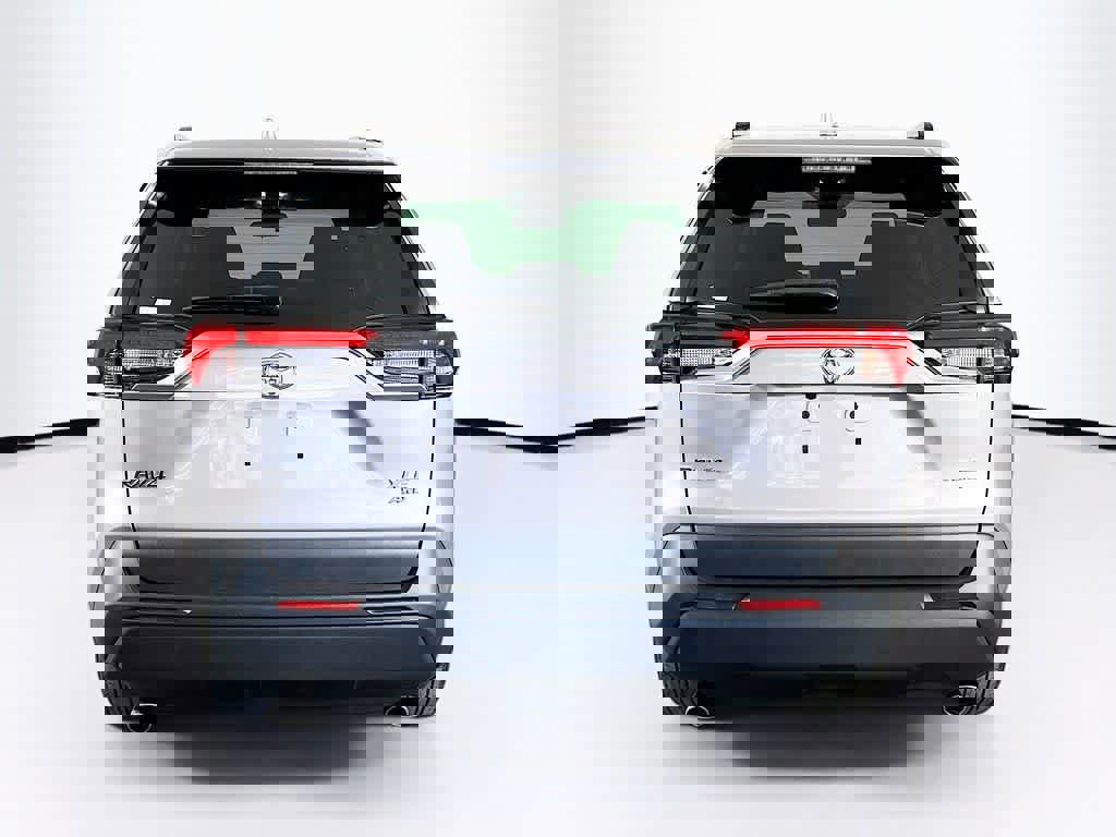 Used 2024 Toyota RAV4 XLE image 4