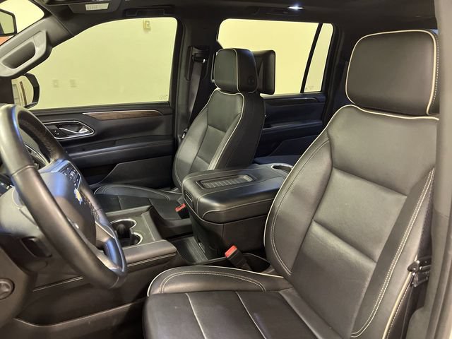 Used 2023 Chevrolet Suburban Premier AWD/4WD image 4