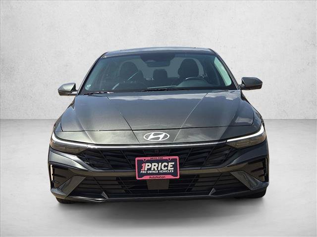 Used 2024 Hyundai Elantra Limited FWD image 2