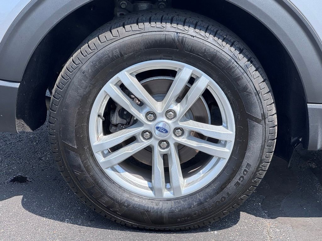 Certified 2022 Ford Explorer XLT w/ Equipment Group 202A AWD/4WD image 43
