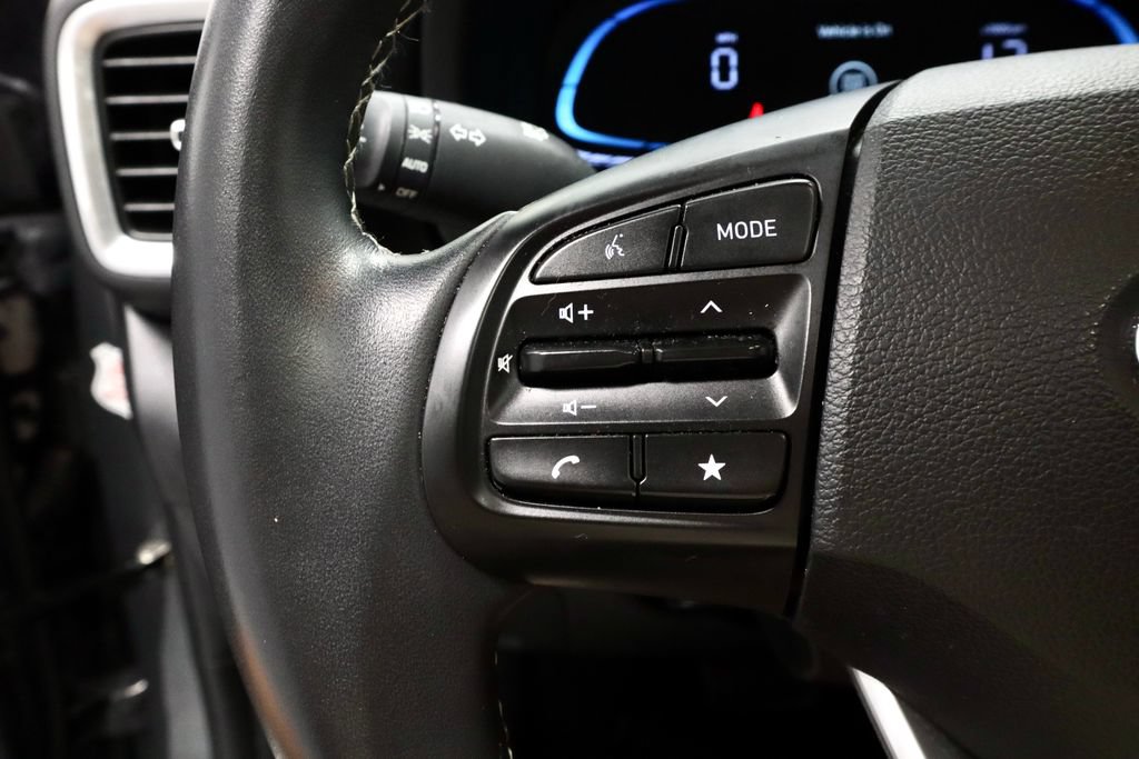 Used 2025 Hyundai Venue SEL FWD image 28