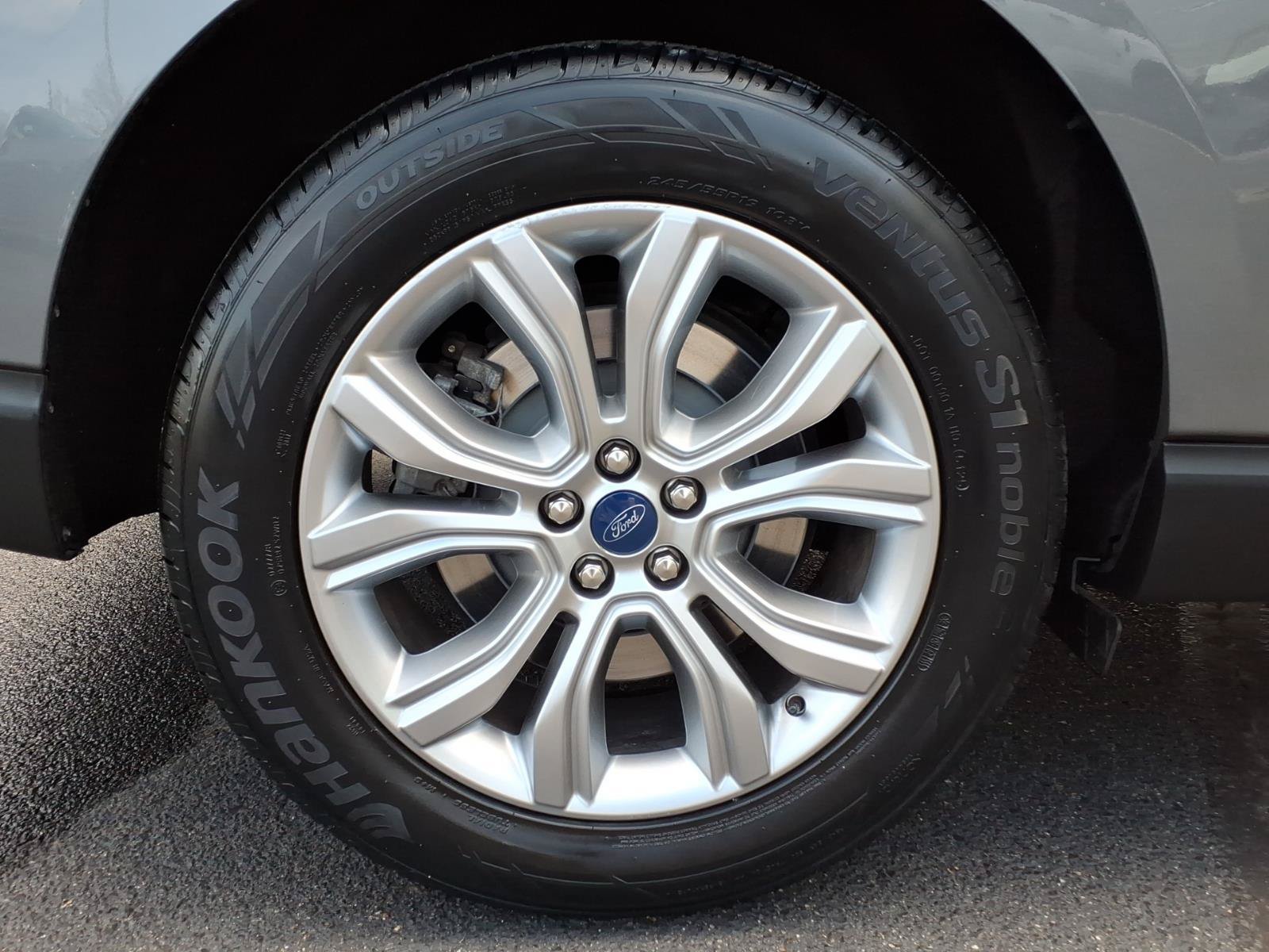 Certified 2022 Ford Edge Titanium w/ Equipment Group 301A AWD/4WD image 10