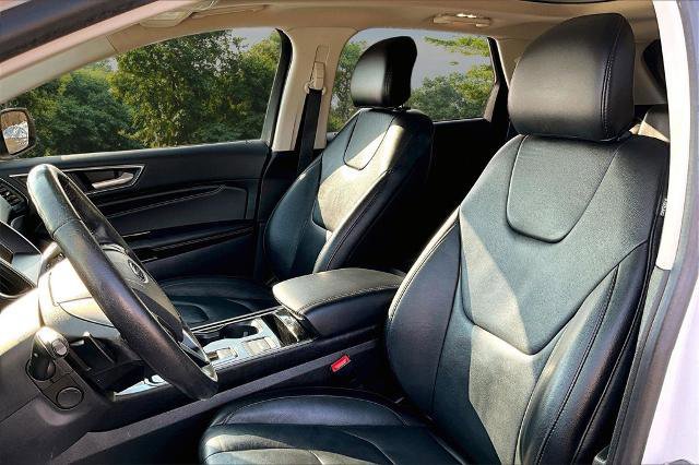 Certified 2019 Ford Edge Titanium w/ Cold Weather Package image 24