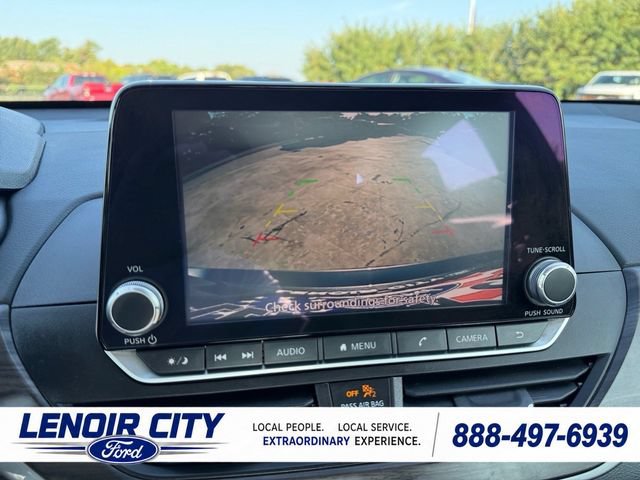 Used 2025 Nissan Altima 2.5 SV FWD image 24