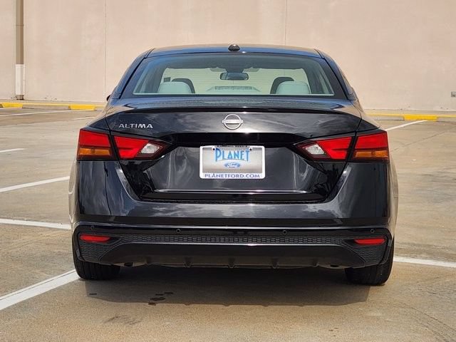 Used 2025 Nissan Altima 2.5 SV FWD image 6