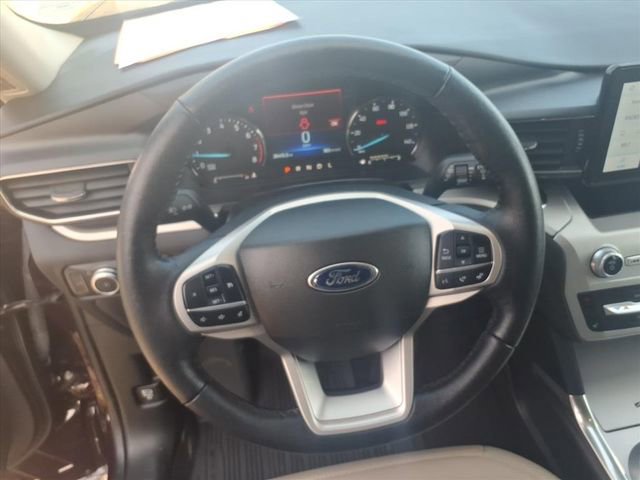 Certified 2022 Ford Explorer XLT w/ Equipment Group 202A image 18