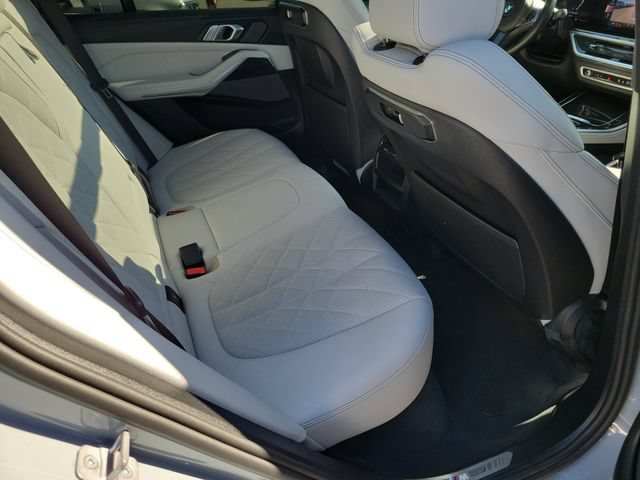 Used 2024 BMW X5 sDrive40i w/ M Sport Package RWD image 19