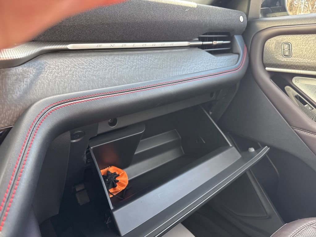 Certified 2025 Ford Explorer Platinum w/ Ultimate Package image 28