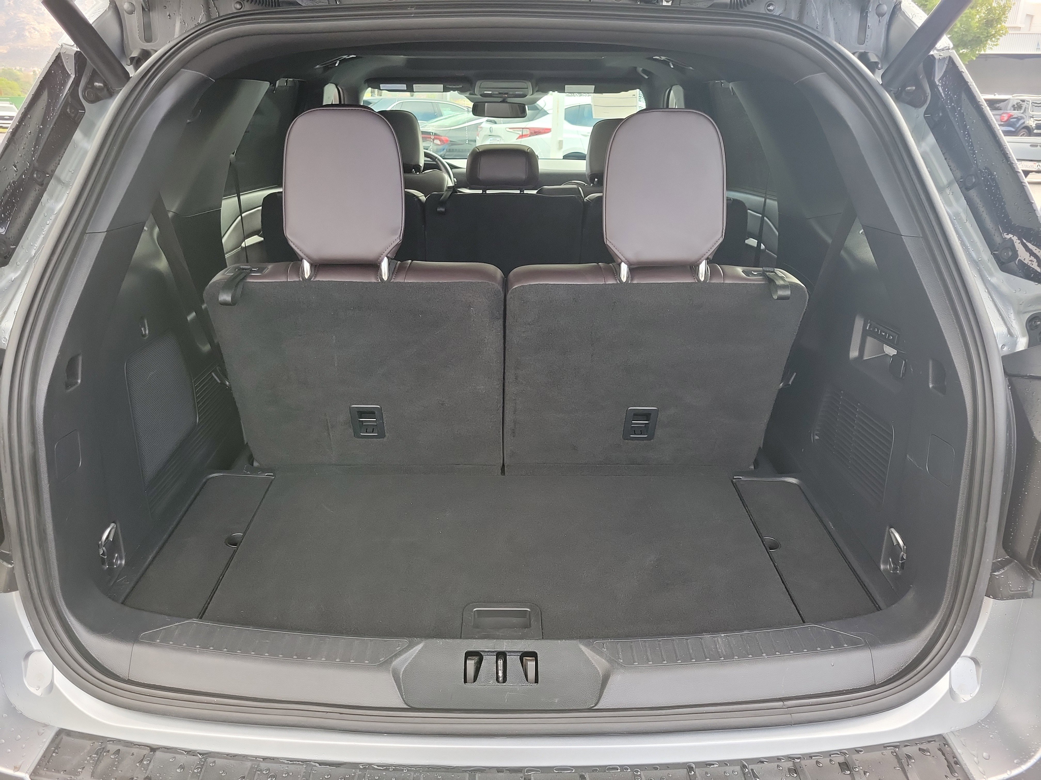 Certified 2025 Ford Explorer Platinum AWD/4WD image 14