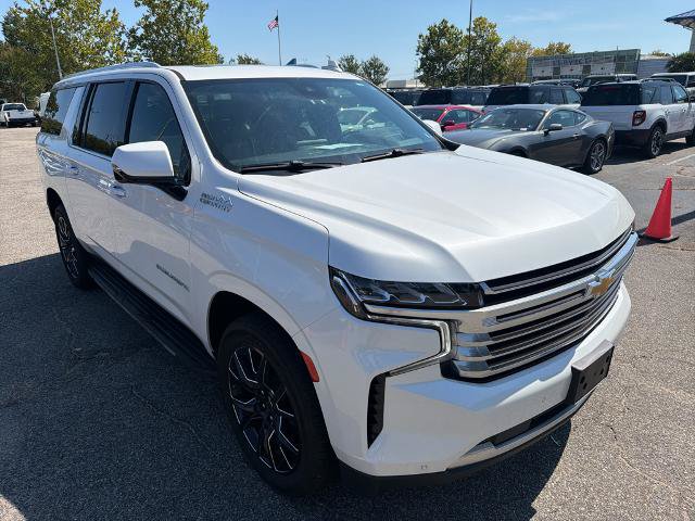 Used 2023 Chevrolet Suburban High Country w/ Max Trailering Package AWD/4WD image 3