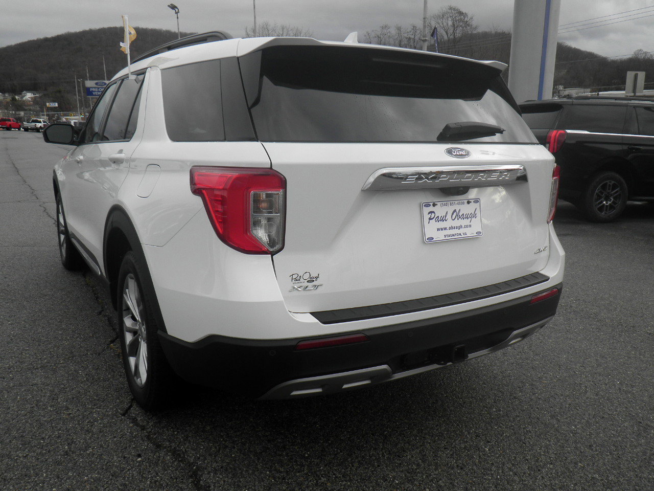 Certified 2024 Ford Explorer XLT w/ Equipment Group 202A image 3