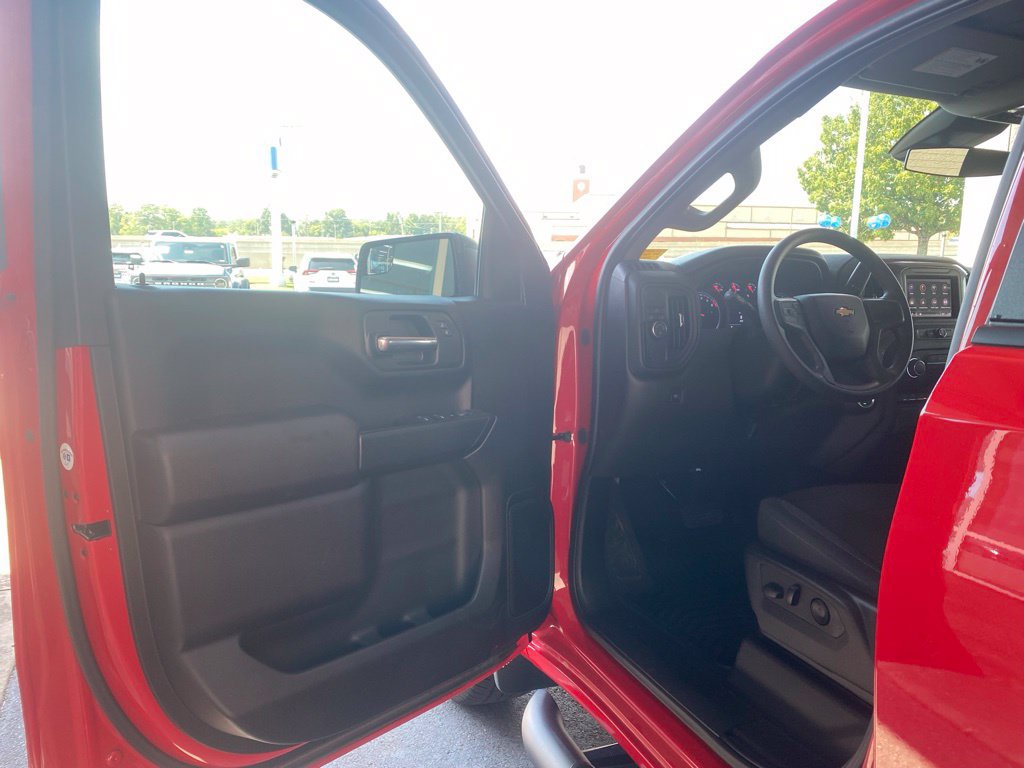 Used 2023 Chevrolet Silverado 1500 Custom w/ LPO, Dark Essentials Package RWD image 10
