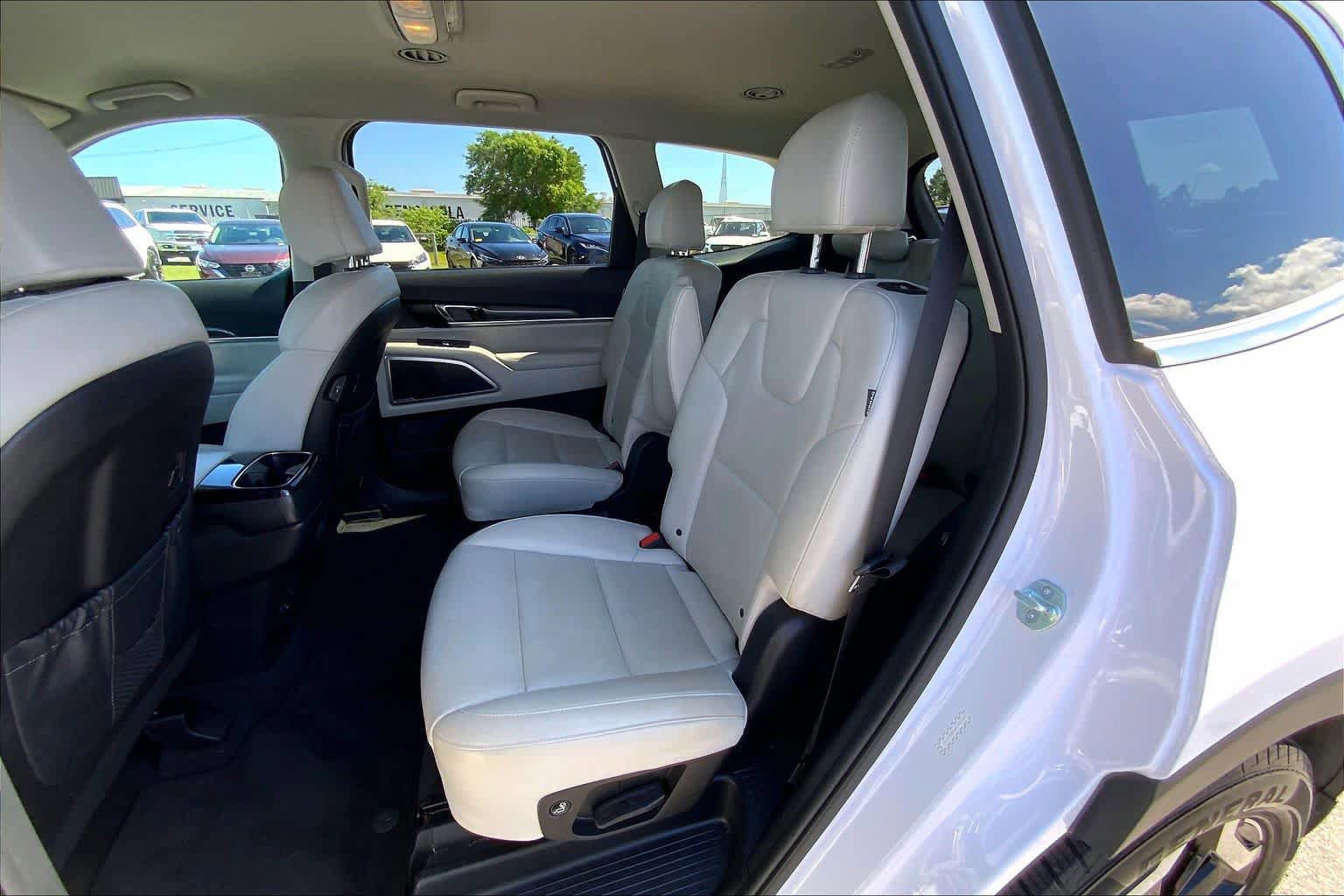 Used 2024 Kia Telluride S FWD image 19