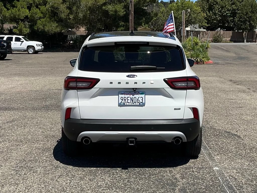 Certified 2024 Ford Escape SE w/ PHEV Premium Package FWD image 5
