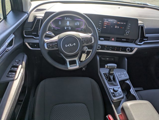 Used 2025 Kia Sportage LX image 29