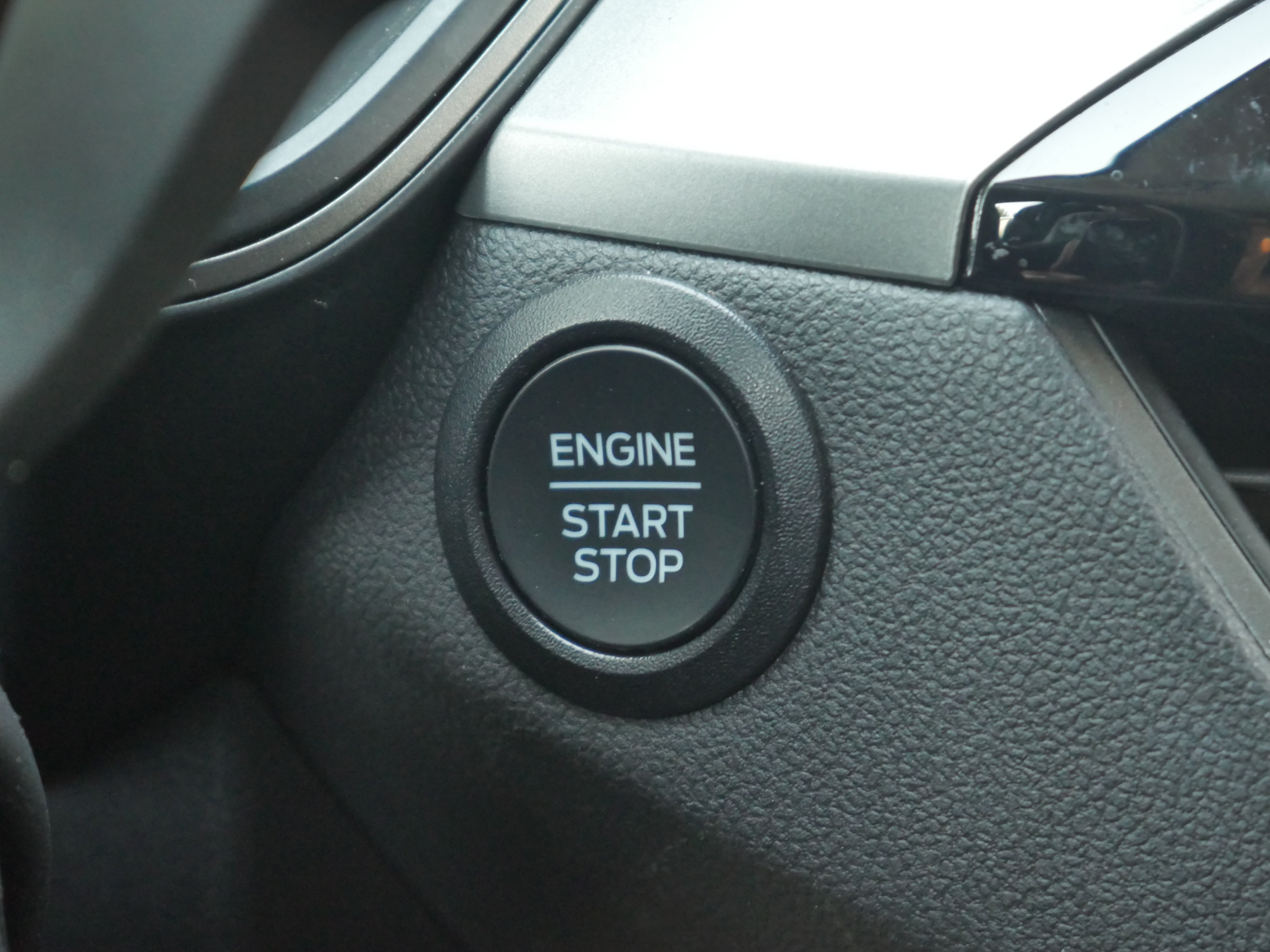 Certified 2025 Ford Escape Active AWD/4WD image 8
