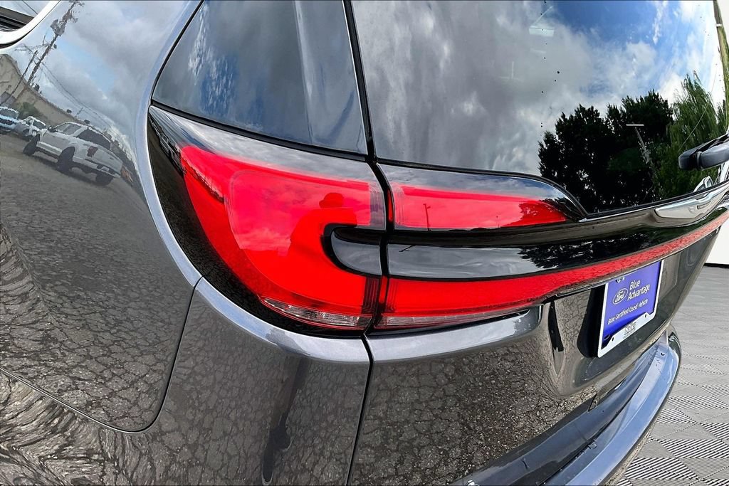 Used 2023 Chrysler Pacifica Touring-L FWD image 31