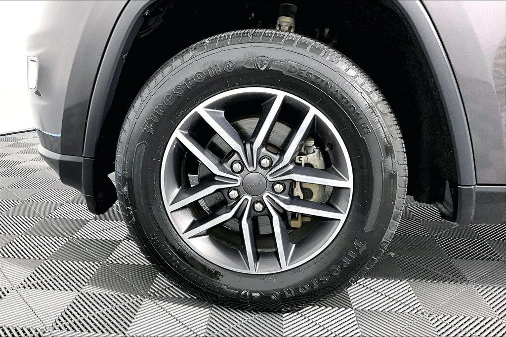 Used 2019 Jeep Grand Cherokee Limited w/ Luxury Group II AWD/4WD image 8
