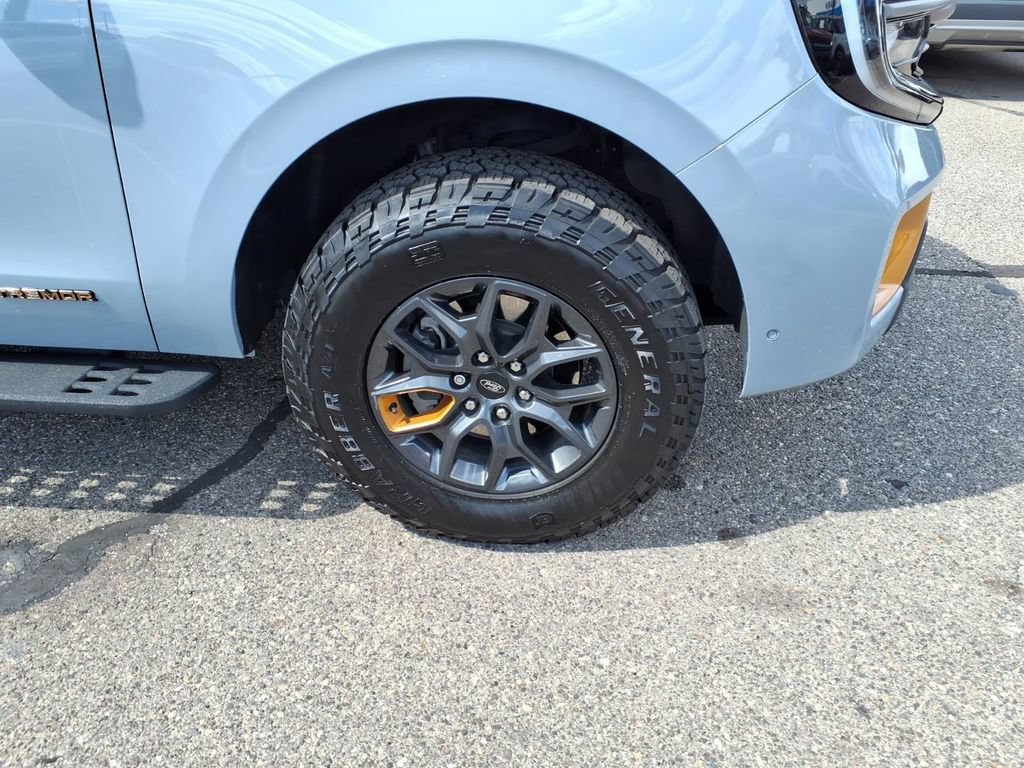 Certified 2025 Ford Expedition Tremor AWD/4WD image 5