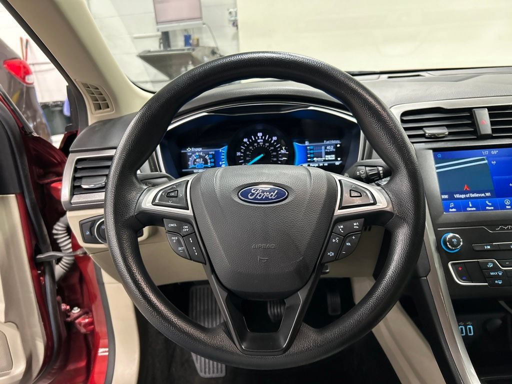 Certified 2019 Ford Fusion SE FWD image 17