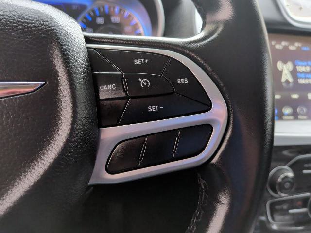 Used 2022 Chrysler 300 Touring w/ Sport Appearance Package image 20