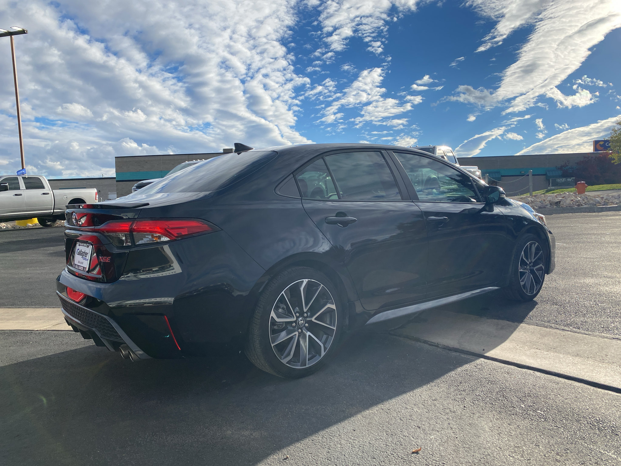 Used 2020 Toyota Corolla XSE FWD image 17