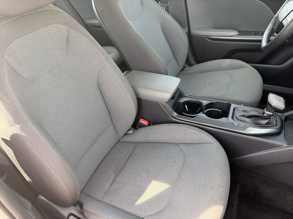 Used 2025 Kia K4 FWD image 31