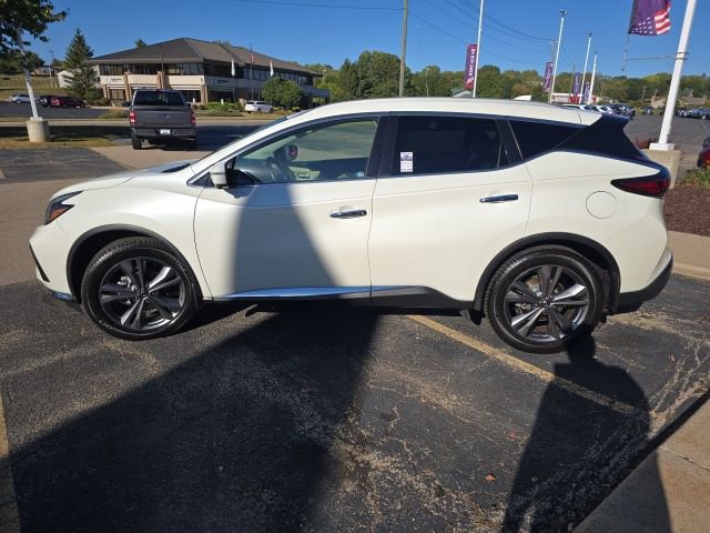 Used 2022 Nissan Murano Platinum w/ Cargo Package image 2