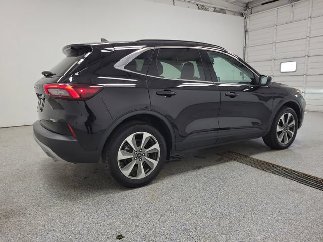 Certified 2025 Ford Escape Platinum AWD/4WD image 3