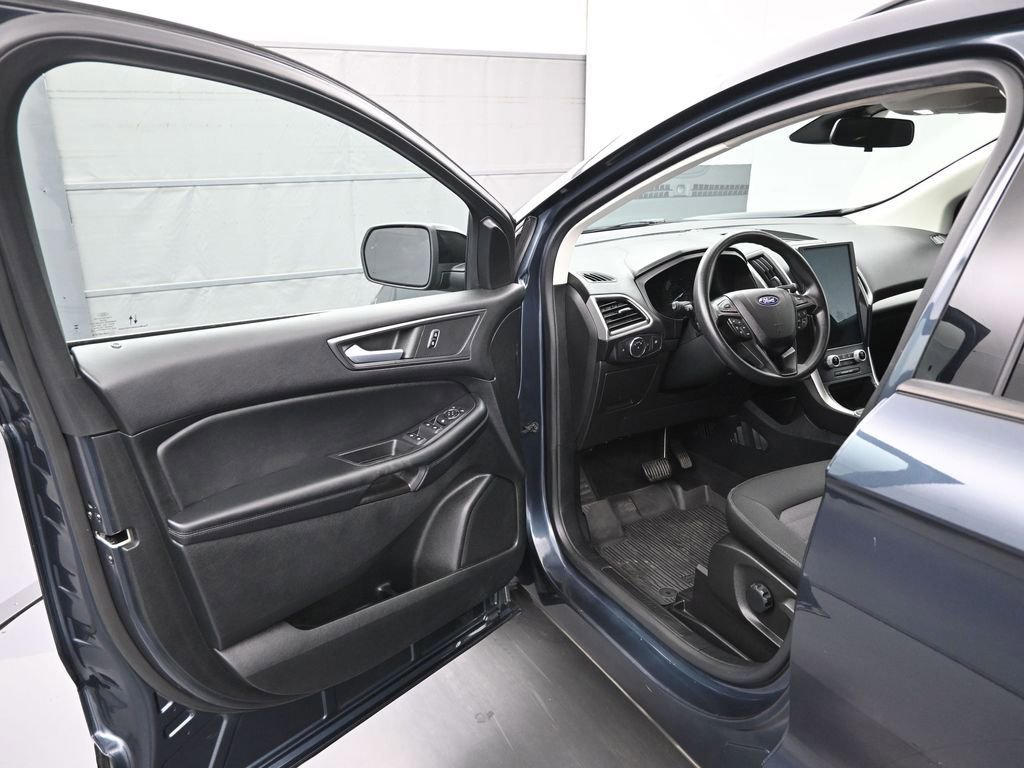 Certified 2022 Ford Edge SE w/ Black Appearance Package image 36