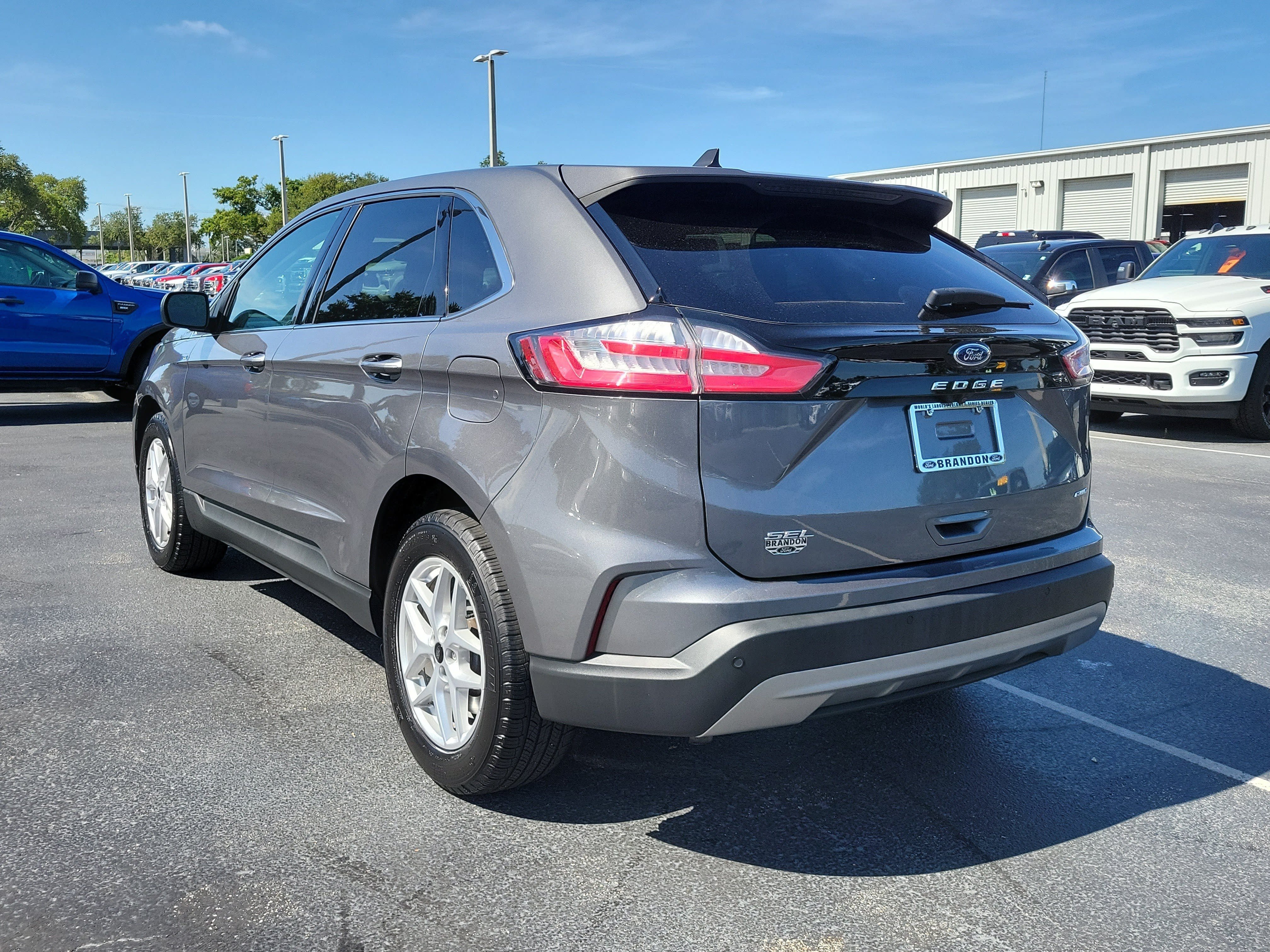 Certified 2024 Ford Edge SEL w/ Convenience Package AWD/4WD image 7