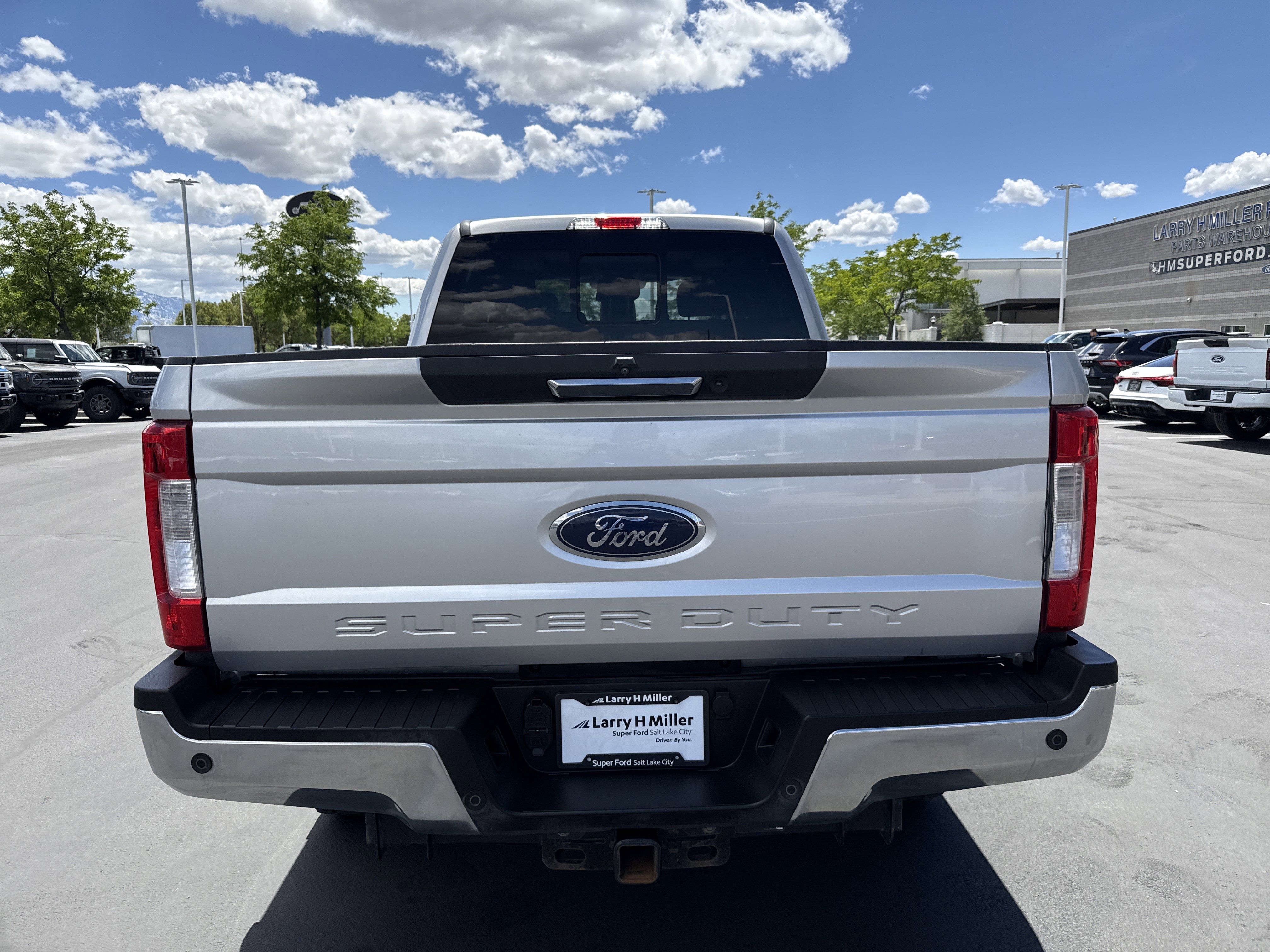 Certified 2019 Ford F350 Lariat w/ Camper Package AWD/4WD image 5