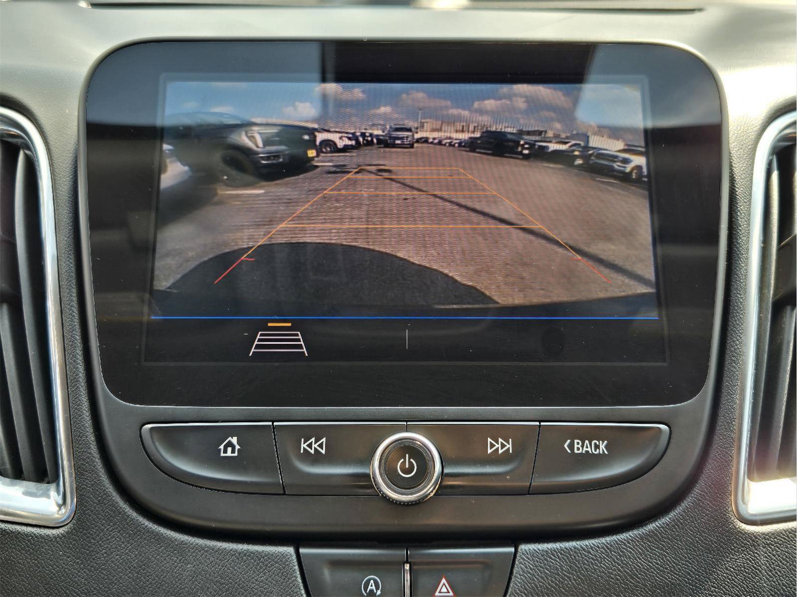 Used 2020 Chevrolet Malibu LT FWD image 16