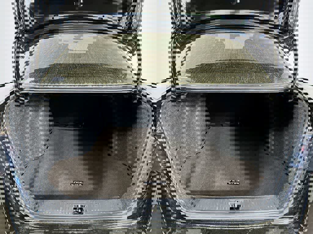 Used 2023 Nissan Versa SV image 23