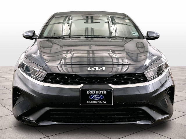 Used 2023 Kia Forte LXS w/ LXS Technology Package FWD image 3