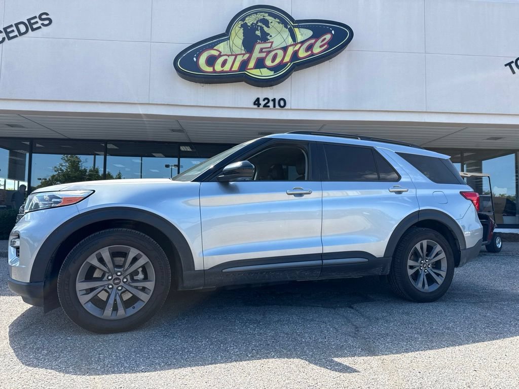 Certified 2023 Ford Explorer XLT w/ Equipment Group 202A RWD image 5