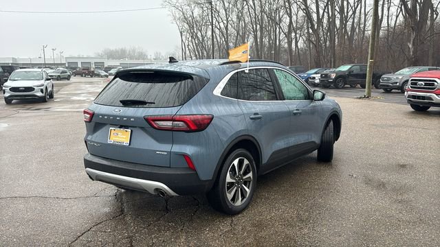 Certified 2023 Ford Escape Platinum image 3