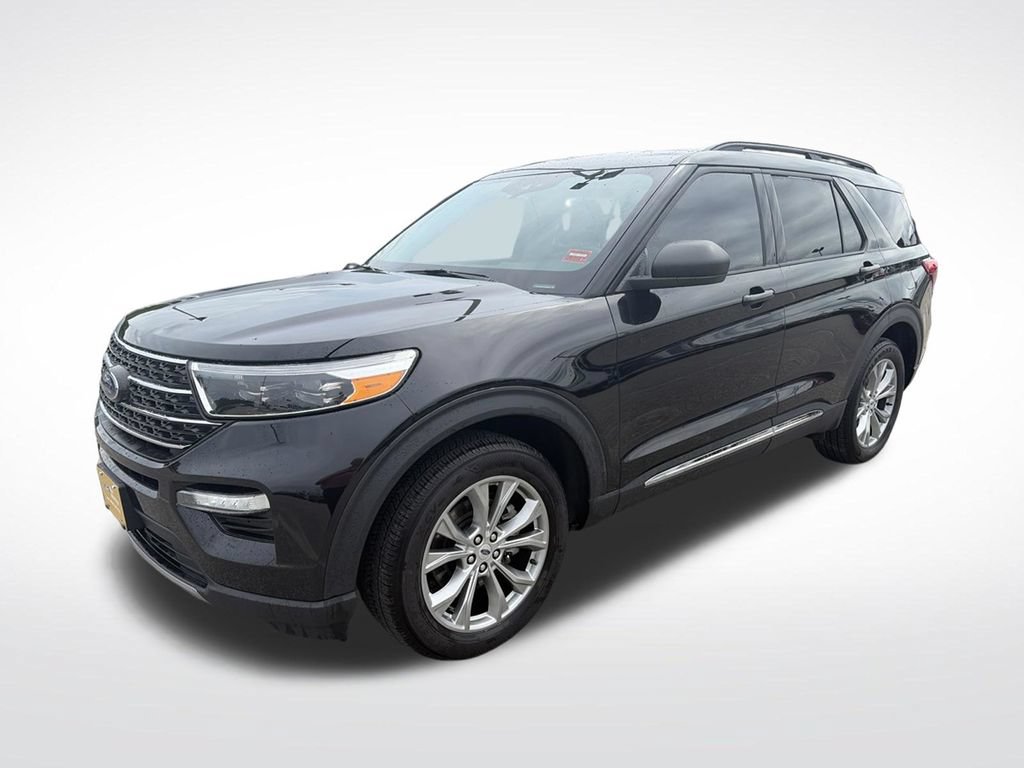 Certified 2023 Ford Explorer XLT w/ Equipment Group 202A AWD/4WD image 3