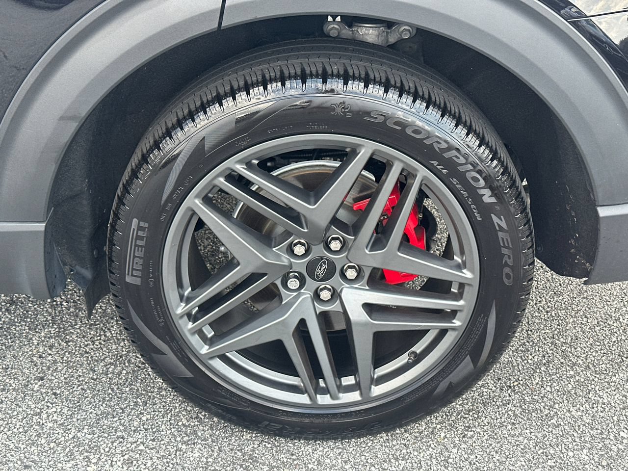 Certified 2025 Ford Explorer ST-Line w/ Premium Package RWD image 22