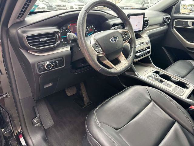 Certified 2023 Ford Explorer XLT w/ Equipment Group 202A RWD image 19
