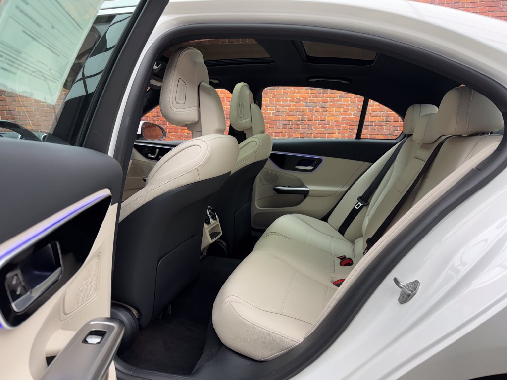 Used 2024 Mercedes-Benz C 300 4MATIC Sedan image 23
