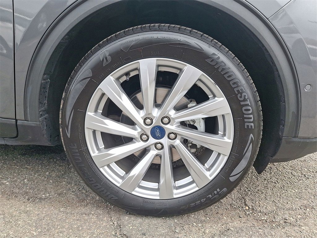 Certified 2022 Ford Escape Titanium w/ Titanium Elite Package image 28