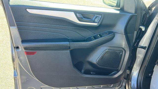 Certified 2022 Ford Escape SE w/ SE Sport Appearance Package AWD/4WD image 16
